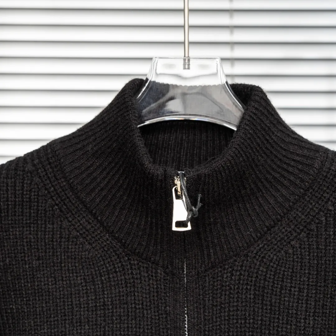 P310 top version (different currencies) Style: Stone Island STONE LSLAND high weight knitted wool cardigan jacket Color: Picture color Size: M-XXXL Fabric: Blended Accessories: Full set of customized accessories No gender distinction, same style for men and women